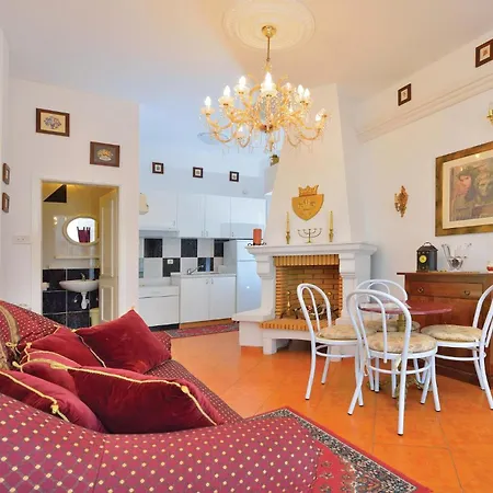 Dom wakacyjny Lovely In With Sauna