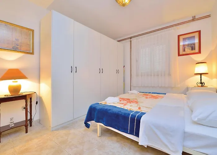 Casa vacanze Lovely In With Sauna *